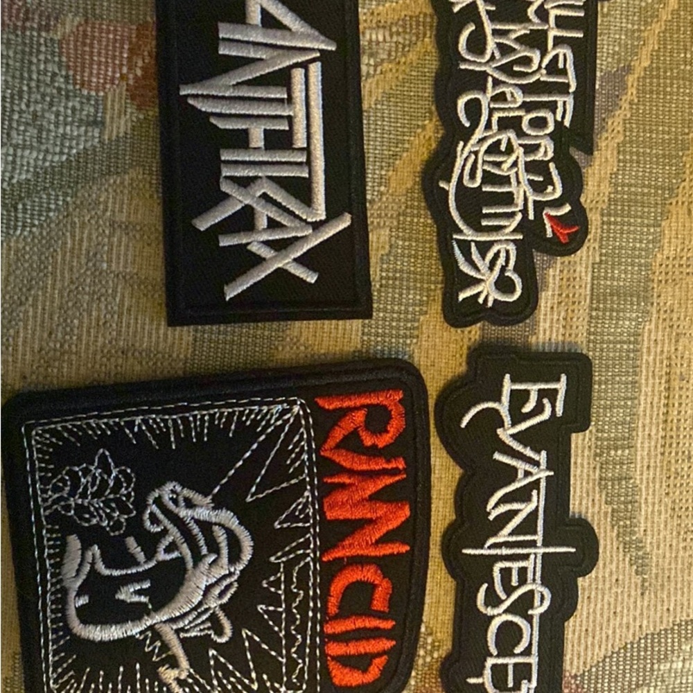 Black and White Patch Set